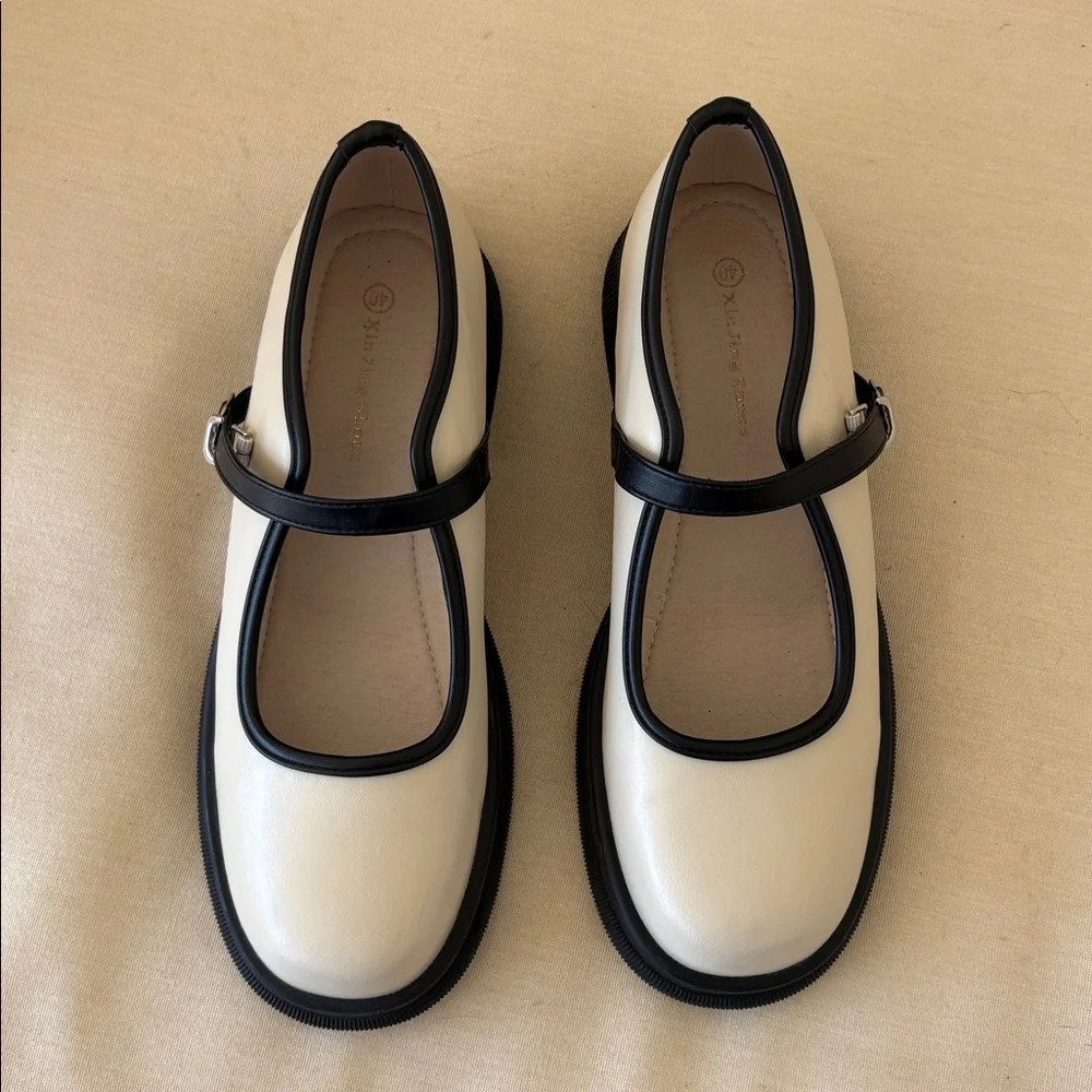 Women's Cream Mary Jane Shoes